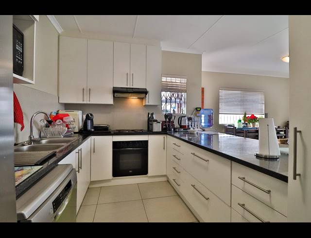 3 BEDROOM TOWNHOUSE RENTED IN LORRAINE
